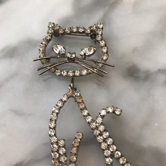 Beautiful Silver Antique faux Diamond Cat Pin - Picture 5 of 6